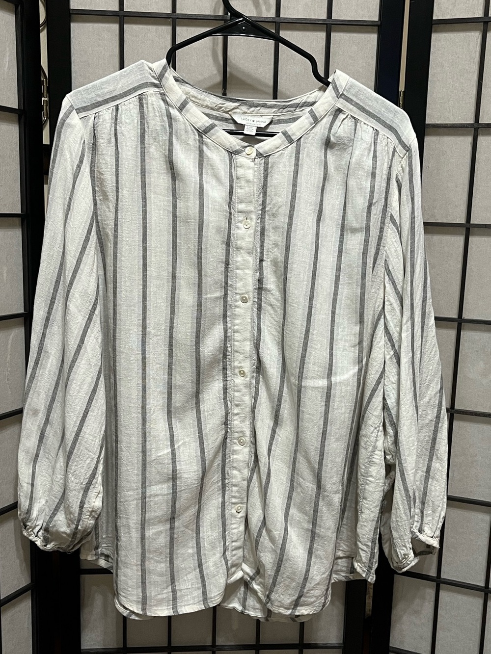 LUCKY BRAND Lightweight Vertical Stripe Button-Front Shirt - White & Gray SIZE L